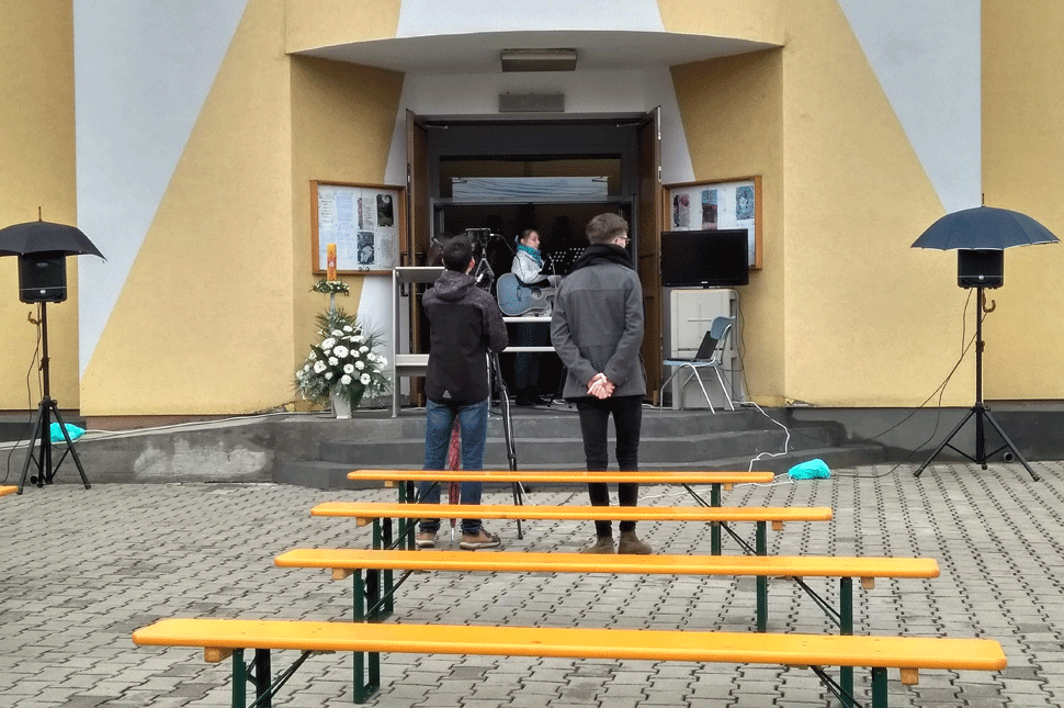 Hálát adnál az elmúlt évért, imádkoznál az újért?