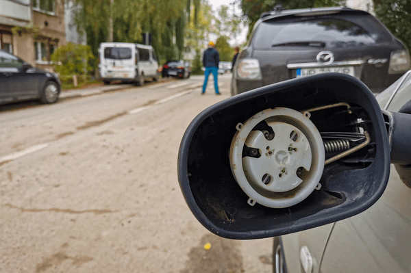 Visszapillantó tükörrel ütötték el