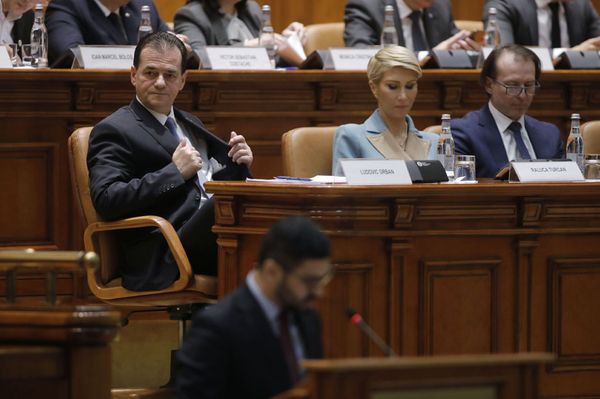 A parlament határozná meg a parlamenti választások időpontját