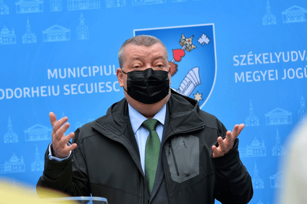 Letartóztatták a kórházigazgatót és egyik munkatársát