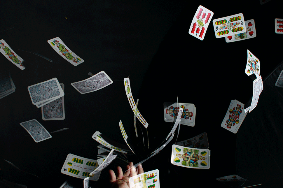 Négy zöld, két sárga, egy piros