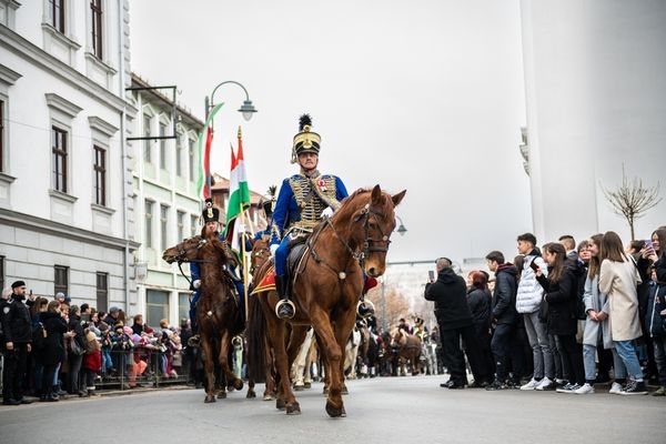 Útlezárásokkal érkezik hét közepén az ünnep