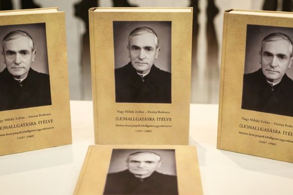 Fülelj, itt Márton Áron beszél!