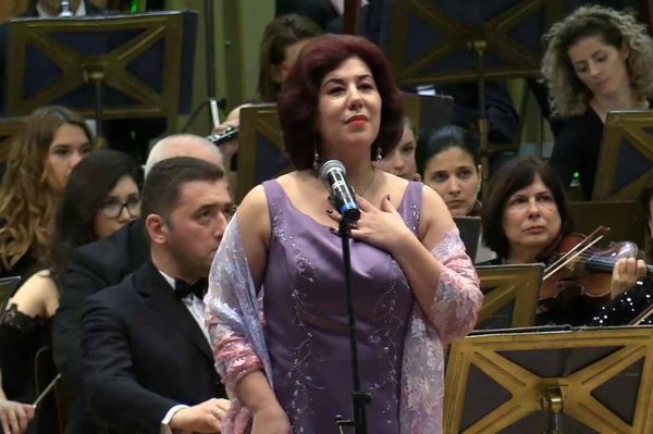 Pénteken opera és operett