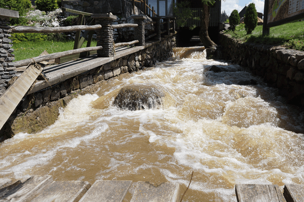 Árvízveszélyre figyelmeztetnek