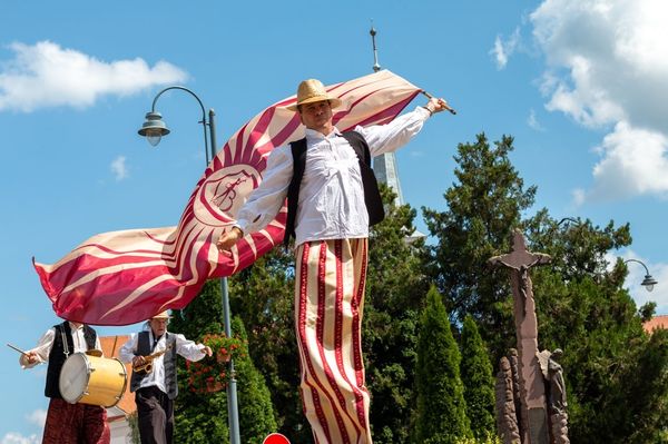 Kezdődjék hát a MESe