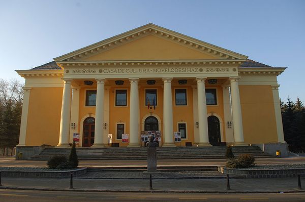 Udvarhelyre jön a Gyökereink