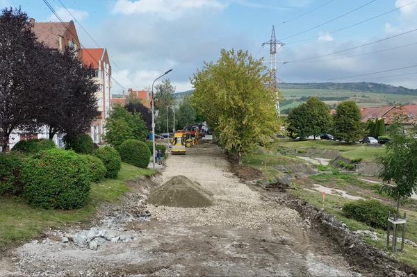 Elkezdődött az őszi szántás a Bethlenfalvi úton