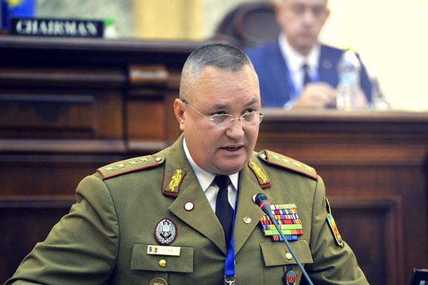 Katonaember a második opció a kormány élére