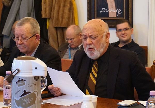 Élő közvetítés a novemberi tanácsülésről