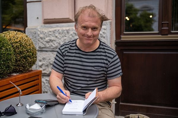 Mit eszik Erdélyen az író?