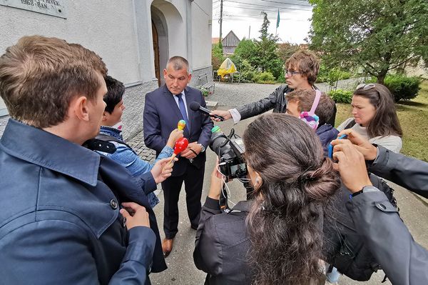 Ezért térdelt Csíksomlyón Gálfi (frissítve)
