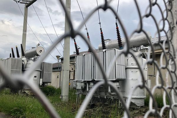 Áram és víz nélkül maradt a fél város