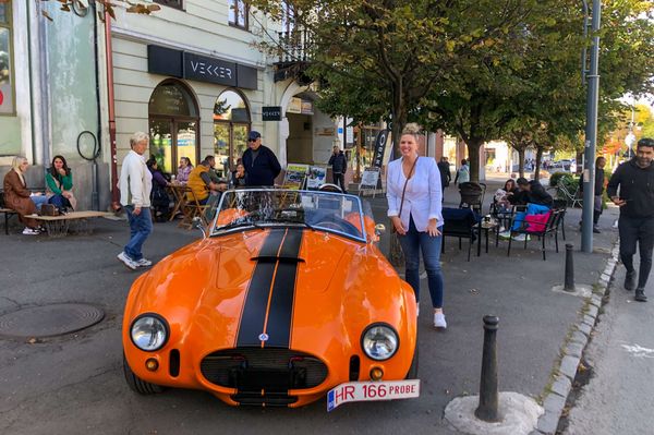 Te is láttad a narancssárga autót, ismerős volt a sofőr?