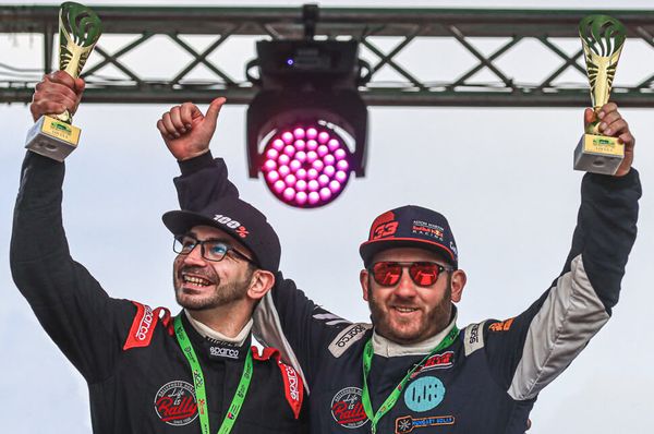 A kéziseknek és a teqballosoknak nem, Jaxynak összejött a bravúr