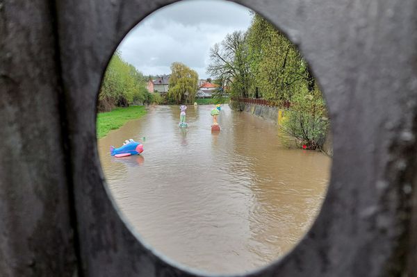 Színes óriások úsztak a Küküllőn
