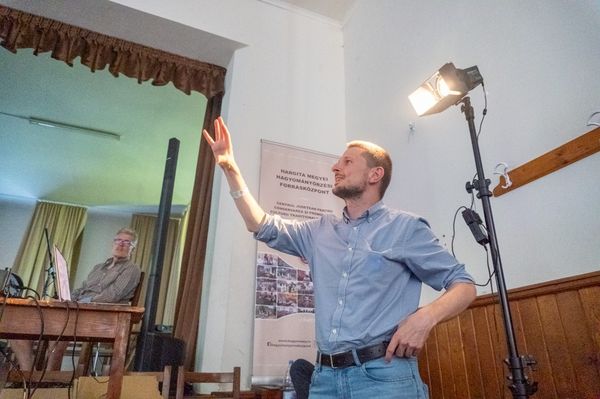 Szép menyecskék, barna zenészek, rablógyilkosság