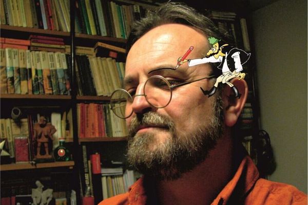 Parapista karikatúrái Udvarhelyen