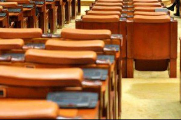 Eldőlt, hogy mikor buktatnák a kormányt