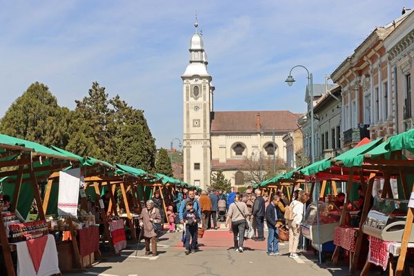 Kipakolják a portékát