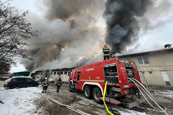 Az udvarhelyi tűzoltók is segítettek a vásárhelyi raktártűznél