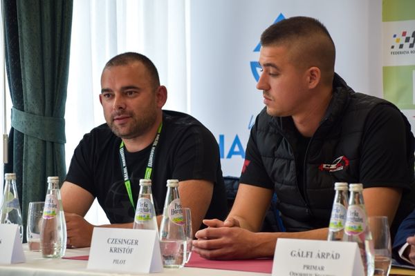 Eseménymentes ralit kívánnak mindenkinek!