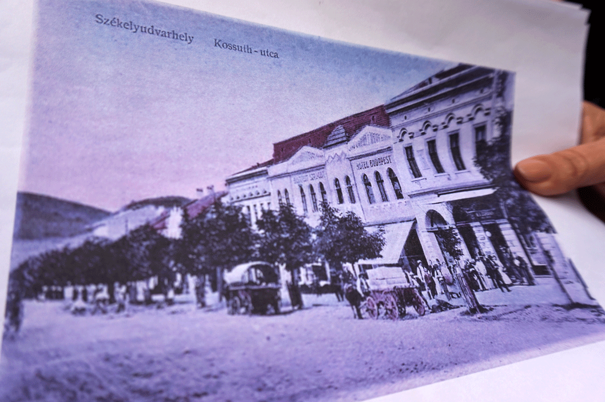 Van régi képeslapod a városról?