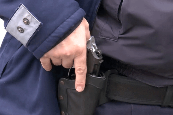 Lőtt fejsebbel találtak rá