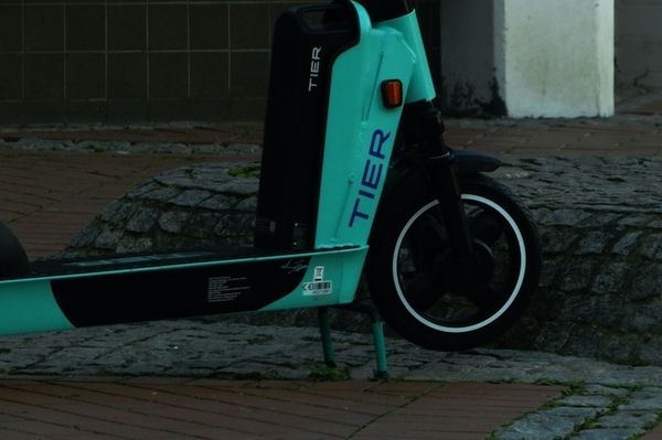 Tizenhatéves kor alatt se roller, se e-bike?