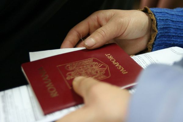 Kinyit az útlevélosztály