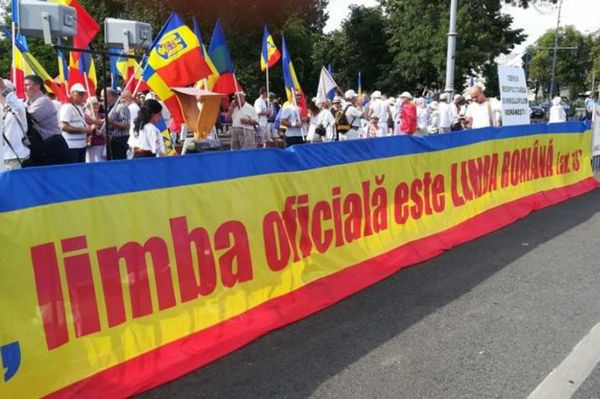 A nyelvi jogok elleni tüntetésre készültek Bukarestben