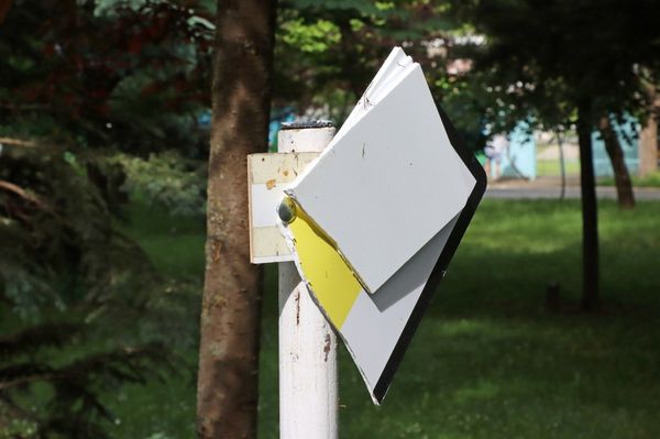 Lopták, törték, zúzták a környezetünket