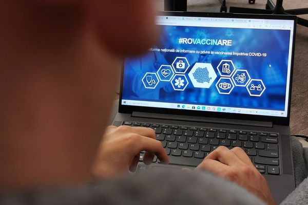 Működik az online átiratkozás a második oltásra