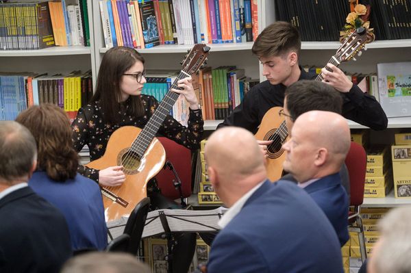 Hangolj a gitárfesztiválra!
