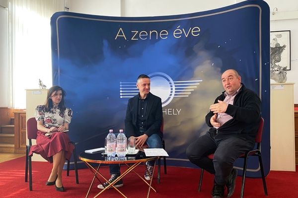 Házibulit csap a Sárik Péter Trió, ott lesz Beethoven is