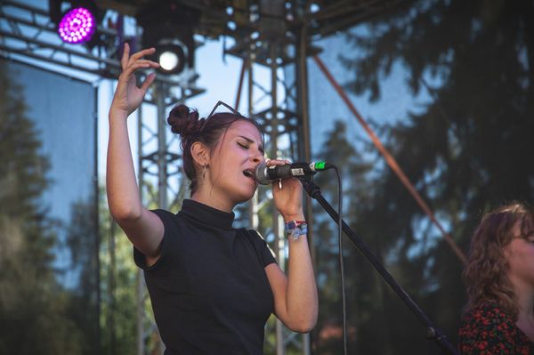 Van két jó magyar nyelvű dalod?