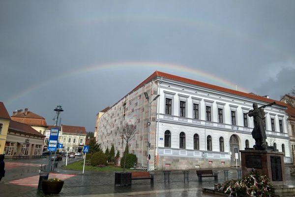 Enyhén hűl és romlik az idő