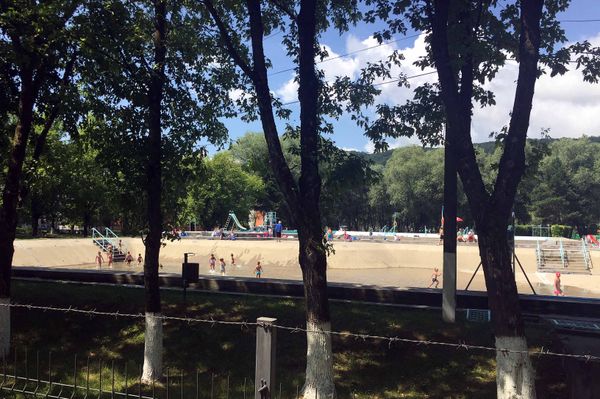 Zár a strand, nyit a jégpálya