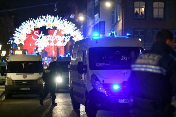 Lövöldözés a karácsonyi vásárban
