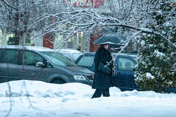 Várat magára a hó