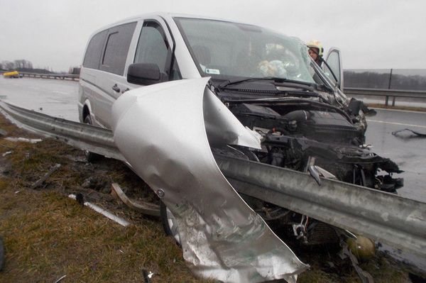 Szalagkorlátnak ütközött