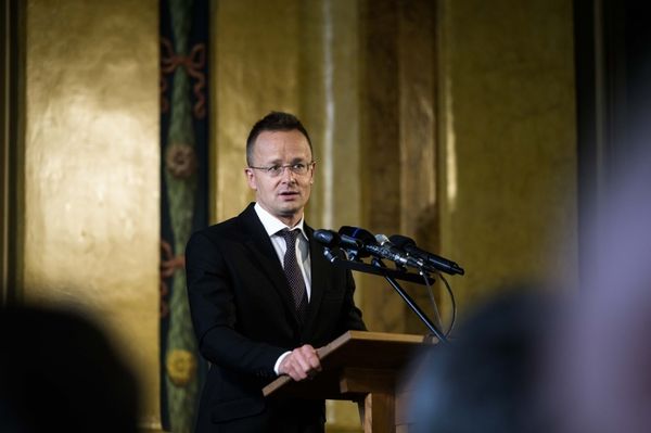 Szijjártó: Magyarország Románia mellett áll a schengeni kérdésben