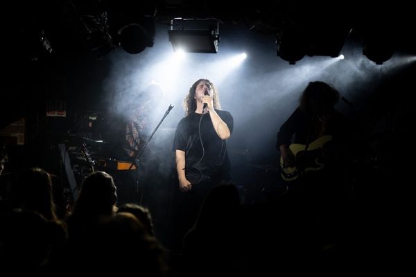 Levest szürcsölő realitás, pocsolyában hempergő gondolatok