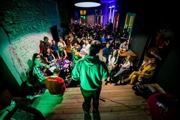 Szlembe szállnak egymással