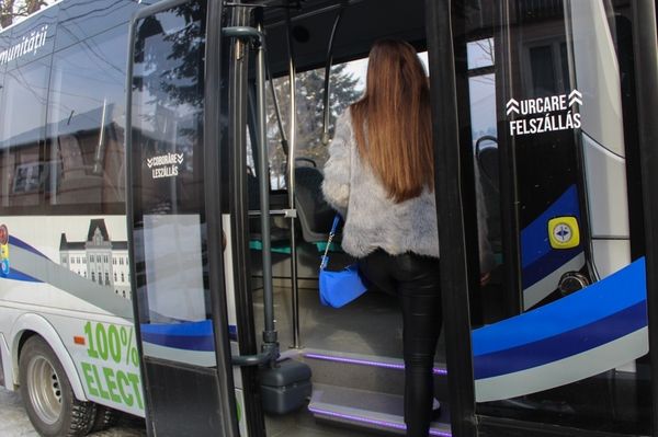 Másképp jár a busz