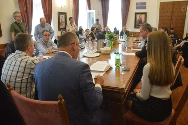 Élőben a májusi tanácsülésről