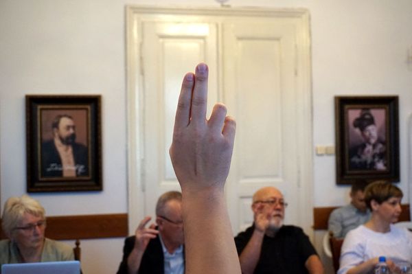 Növekvő adók, tömbházfelújítások, visszavont határozatok