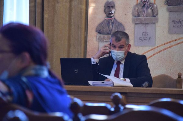 Sürgősen szükség van a tanácsra
