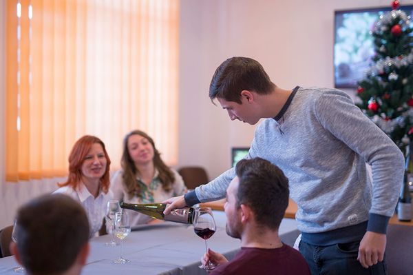 Milyen bort igyunk a töltött káposztához?