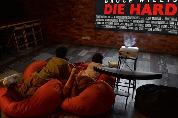 Hangolódj hagymás zsíroskenyérrel és filmekkel az ünnepre